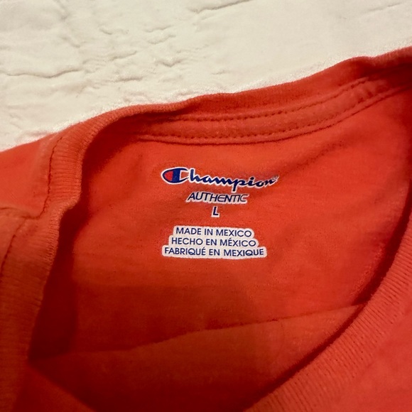 2 Champion T-Shirts - Picture 5 of 5